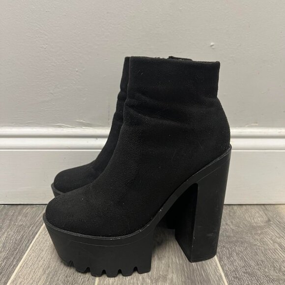 Black Suede Platform Ankle Booties Size 8 - Picture 2 of 2